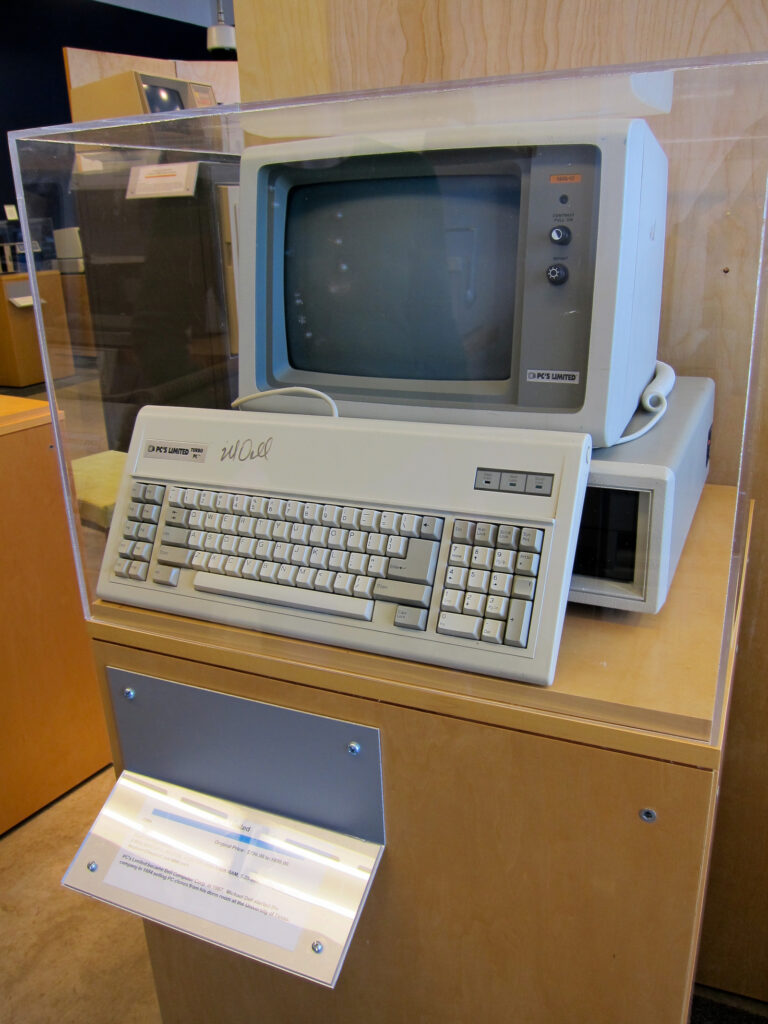 pierwszy komputer dell